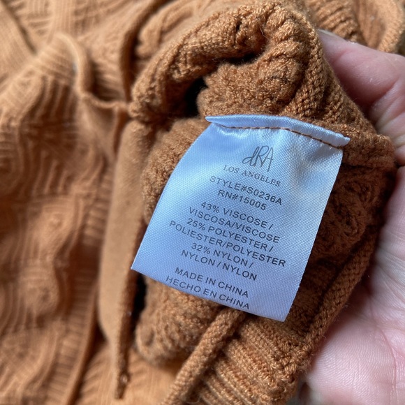 Dra sweater - Picture 3 of 4